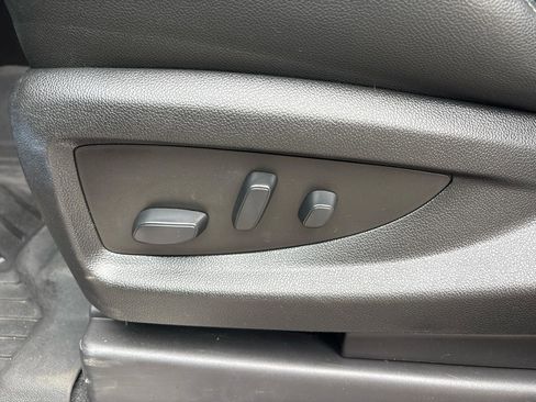 Used 2019 Chevrolet Suburban Premier image 10