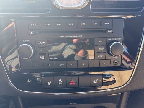 Used 2013 Chrysler 200 Limited image 29