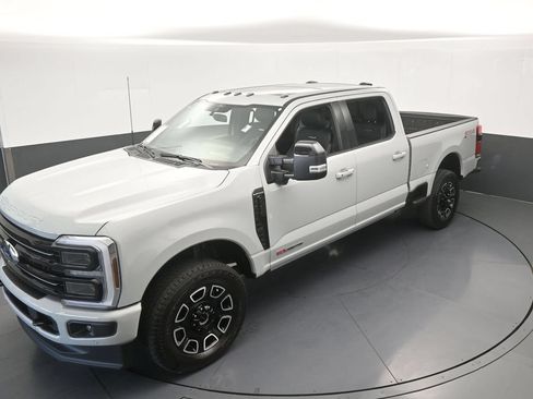 Used 2026 Ford F350 Platinum w/ FX4 Off-Road Package AWD/4WD image 63