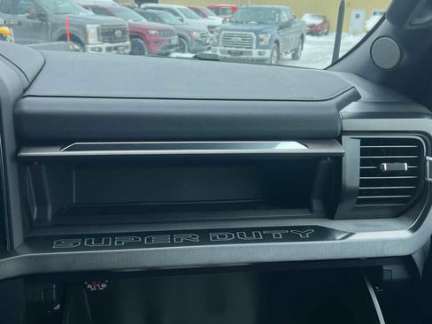 New 2026 Ford F350 Platinum image 40