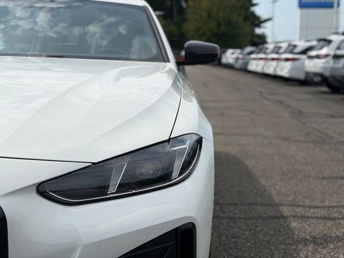 Certified 2025 BMW 430i xDrive w/ M Sport Package AWD/4WD image 4