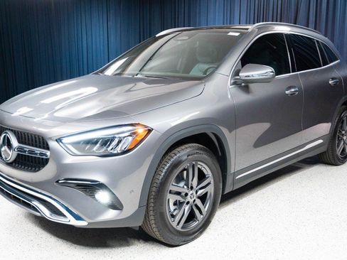 New 2026 Mercedes-Benz GLA 250 4MATIC image 1