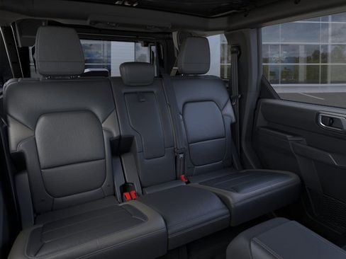 New 2025 Ford Bronco Outer Banks w/ Sasquatch Package image 11