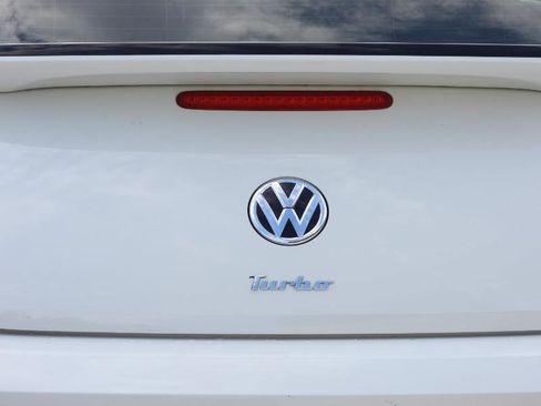 Used 2018 Volkswagen Beetle 2.0T FWD image 19
