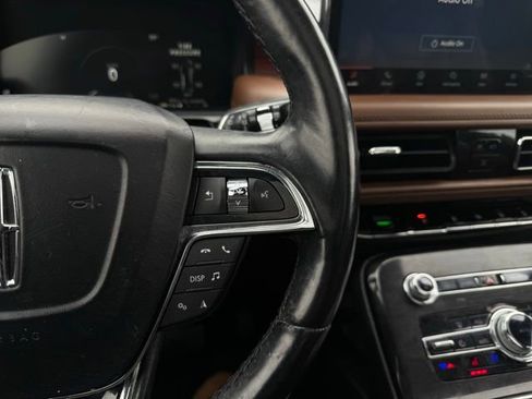 Certified 2023 Lincoln Nautilus Reserve image 28