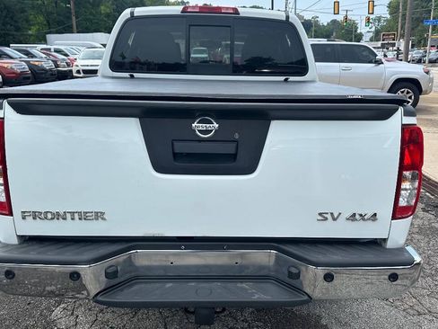 Used 2014 Nissan Frontier SV w/ SV Value Truck Package AWD/4WD image 5