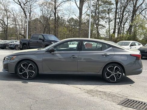 Used 2024 Nissan Altima 2.5 SR FWD image 20
