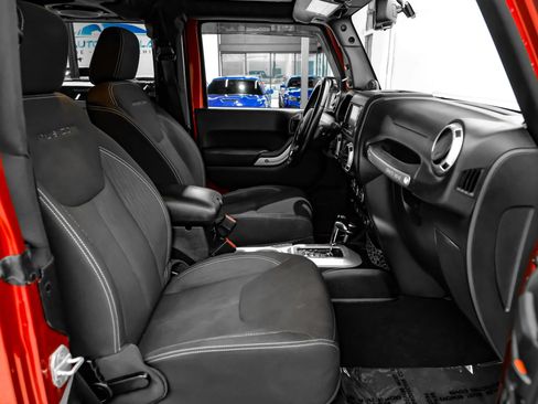 Used 2013 Jeep Wrangler Rubicon w/ Dual Top Group AWD/4WD image 31