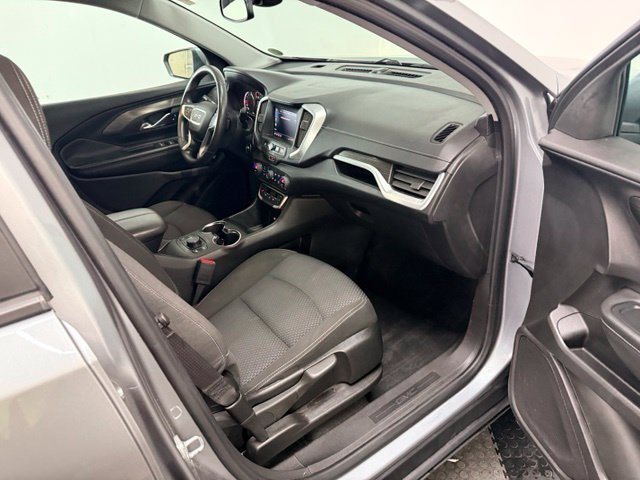 Used 2023 GMC Terrain SLE w/ Driver Convenience Package FWD image 32