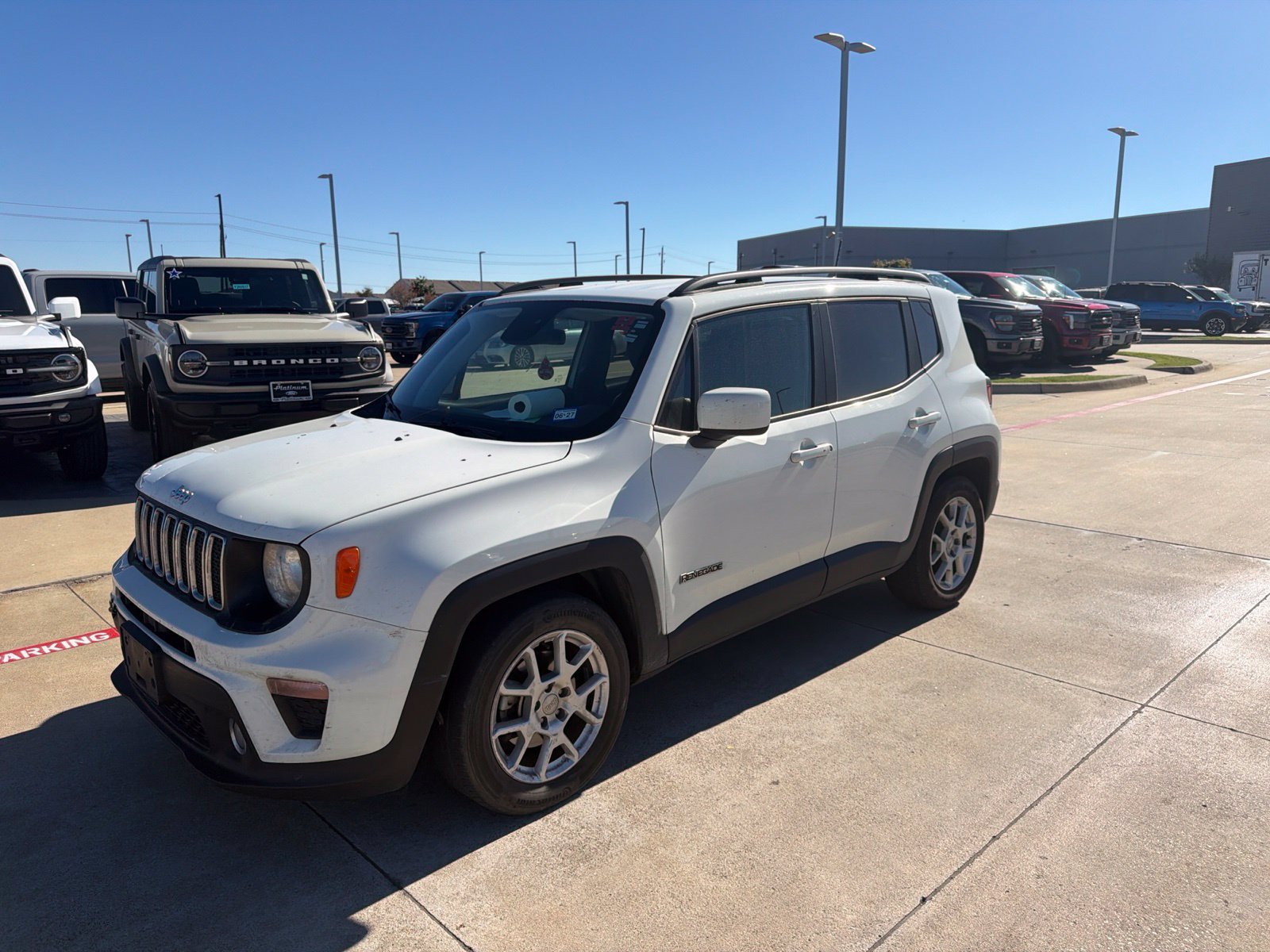 Used 2020 Jeep Renegade Latitude FWD image 3