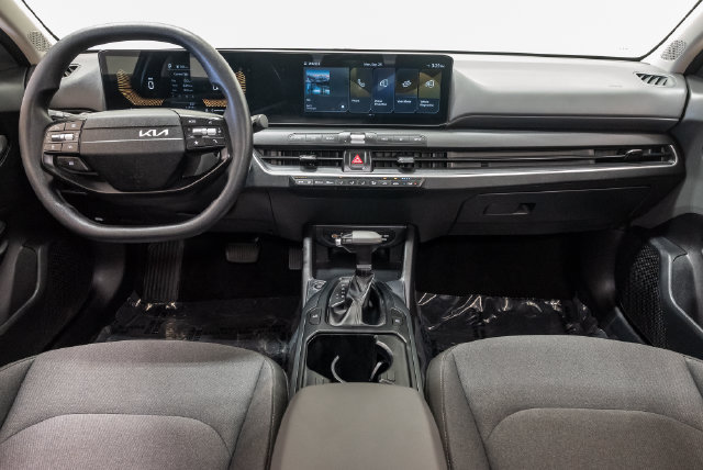 Used 2025 Kia K4 FWD image 28
