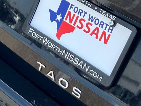 Used 2022 Volkswagen Taos SE w/ Panoramic Sunroof Package image 10