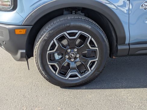 Used 2025 Ford Bronco Sport Outer Banks w/ Outer Banks Tech Package+ image 11