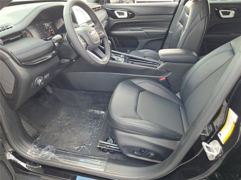New 2026 Jeep Compass Latitude image 25