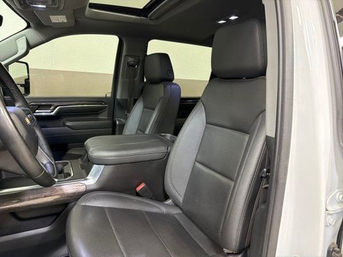 Used 2024 Chevrolet Silverado 3500 LTZ w/ LTZ Convenience Package image 16