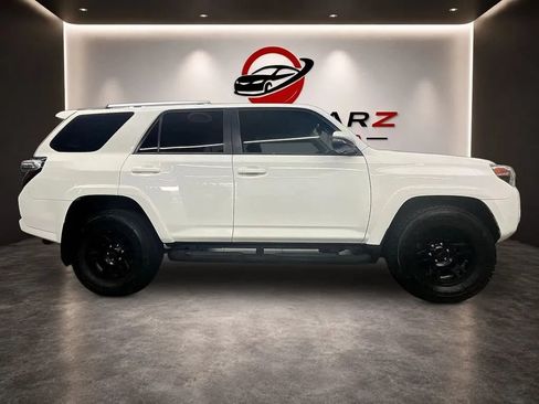 Used 2021 Toyota 4Runner SR5 Premium w/ Moonroof Package RWD image 4
