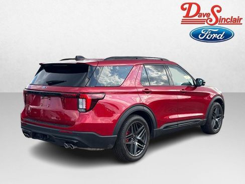 Used 2025 Ford Explorer ST image 7