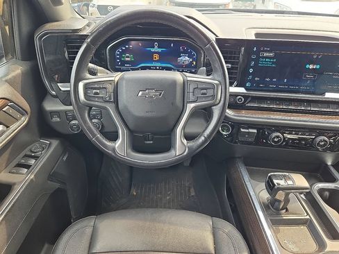 Used 2023 Chevrolet Silverado 1500 RST AWD/4WD image 17