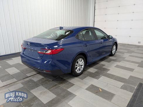 Used 2025 Toyota Camry LE image 4