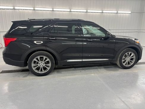 Used 2022 Ford Explorer Limited w/ Equipment Group 301A image 3