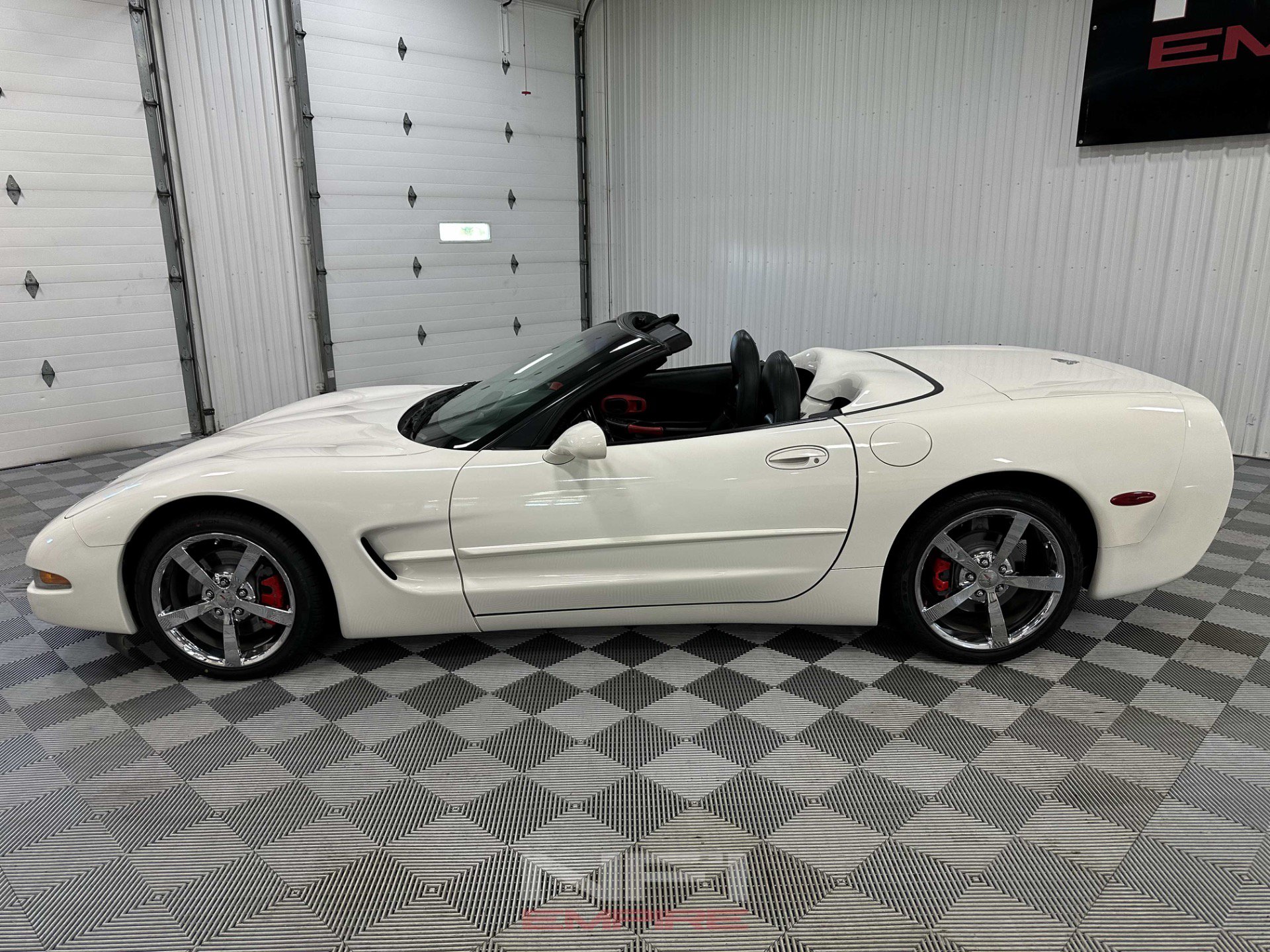 Used 2003 Chevrolet Corvette Convertible w/ Preferred Equipment Group1 RWD image 3