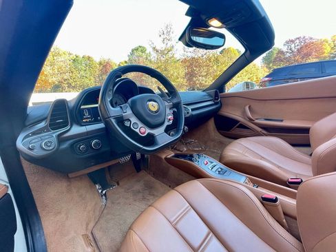 Used 2013 Ferrari 458 Spider image 33