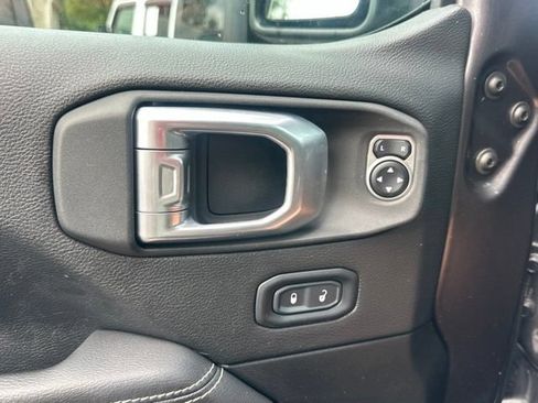 Used 2020 Jeep Wrangler Unlimited Sahara AWD/4WD image 12