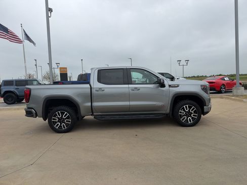 Used 2023 GMC Sierra 1500 AT4 w/ Technology Package image 7