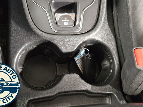 Used 2019 Jeep Cherokee Limited AWD/4WD image 19