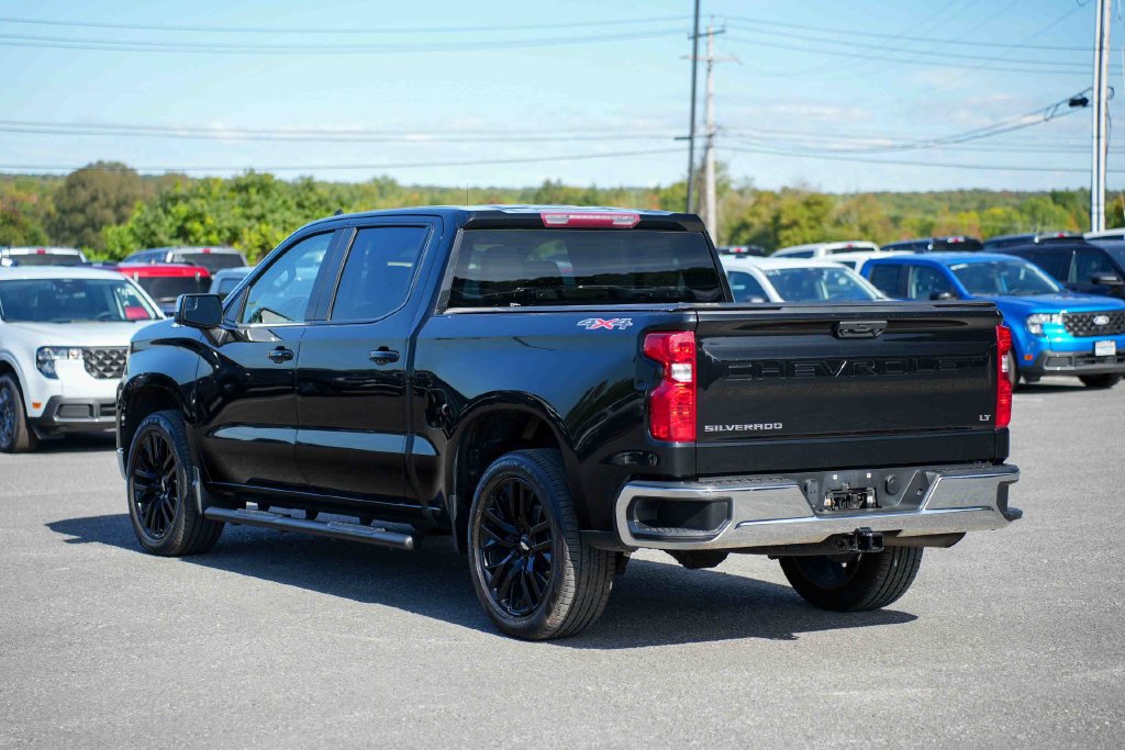Used 2023 Chevrolet Silverado 1500 LT AWD/4WD image 7