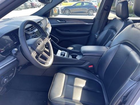 Used 2024 Jeep Grand Cherokee Limited 4xe image 17