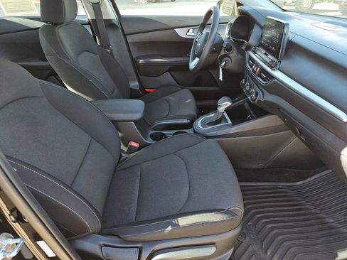 Used 2024 Kia Forte LXS w/ LXS Technology Package image 30