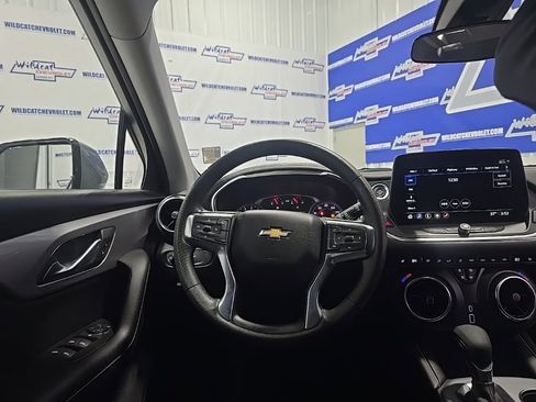 Used 2025 Chevrolet Blazer LT image 2