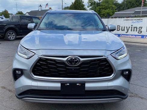 Used 2024 Toyota Highlander Platinum AWD/4WD image 8