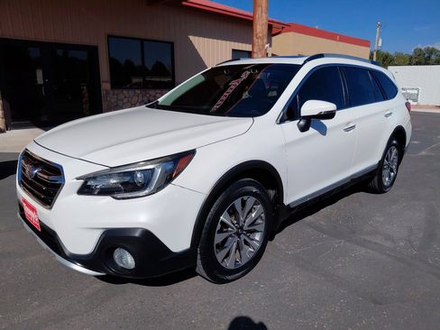 Used 2019 Subaru Outback 3.6R Touring image 2