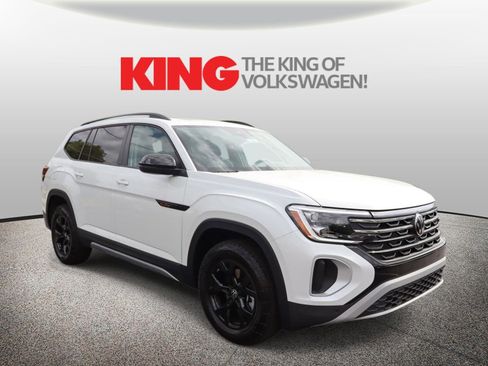 New 2026 Volkswagen Atlas Peak Edition AWD/4WD image 1