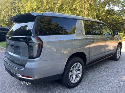 Used 2026 Chevrolet Suburban Premier AWD/4WD image 9