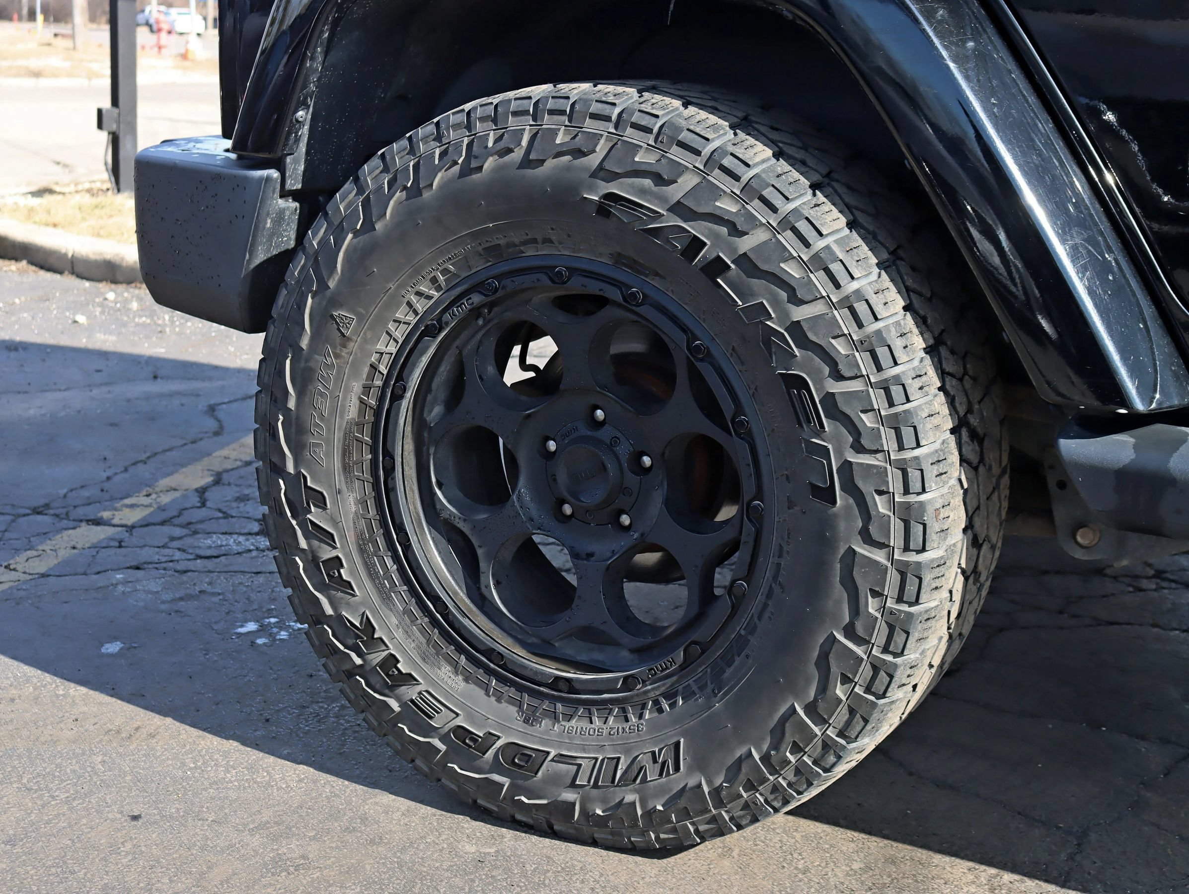 Used 2018 Jeep Wrangler Unlimited Sahara AWD/4WD image 7
