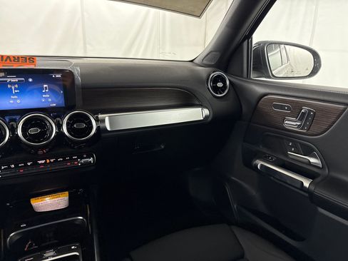 Used 2026 Mercedes-Benz GLB 250 image 26