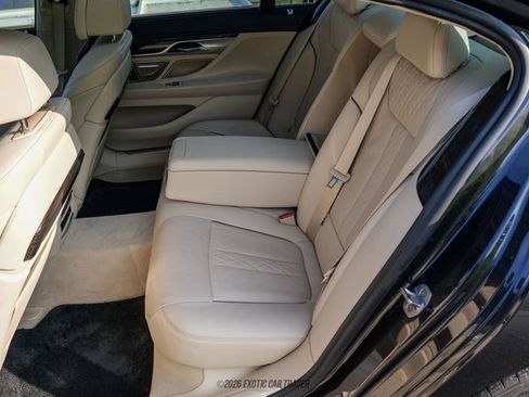 Used 2019 BMW 750i xDrive w/ Executive Package AWD/4WD image 50