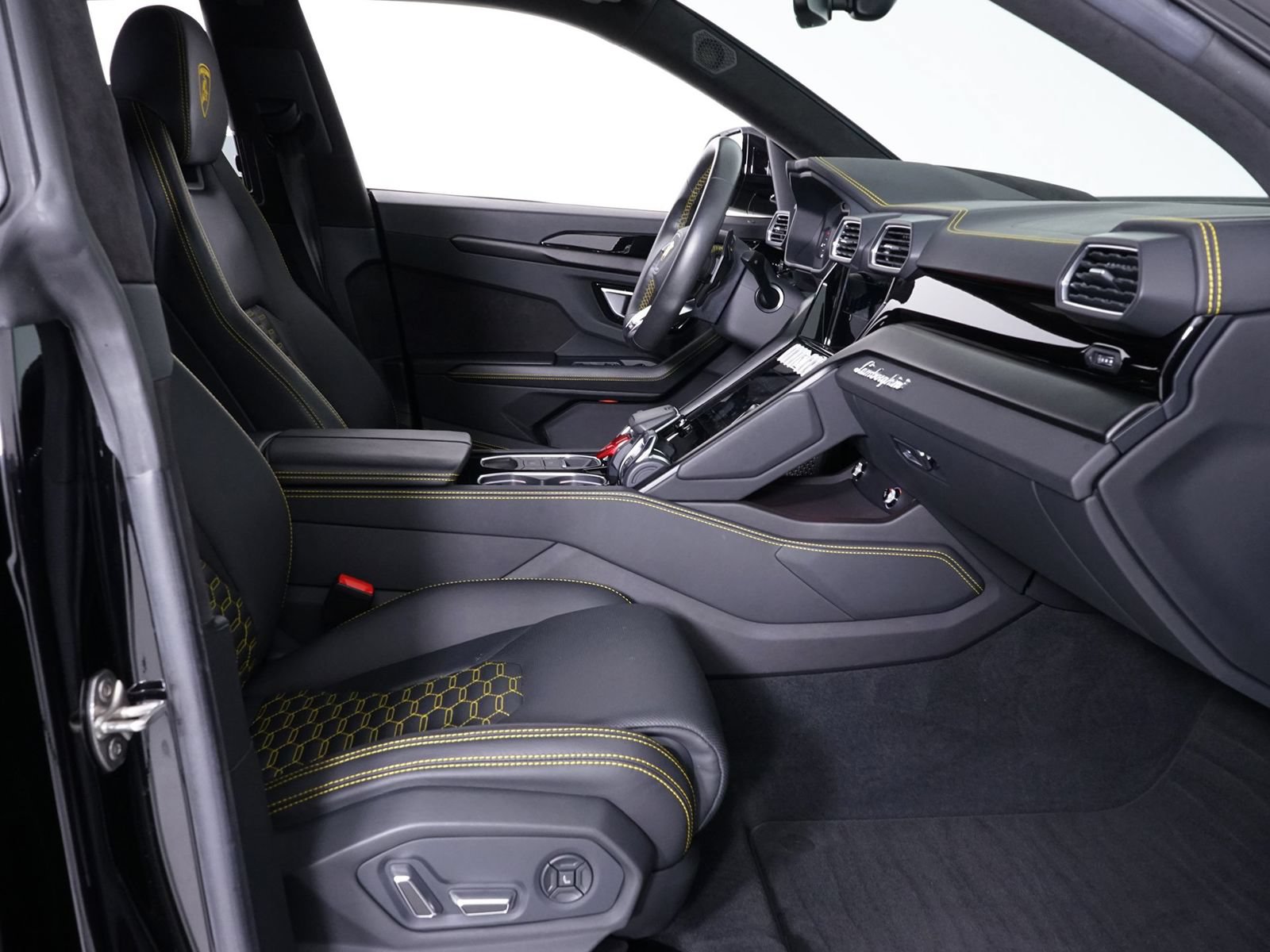 Used 2023 Lamborghini Urus S AWD/4WD image 33