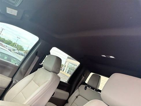 Used 2021 GMC Sierra 2500 SLT w/ SLT Premium Package AWD/4WD image 12