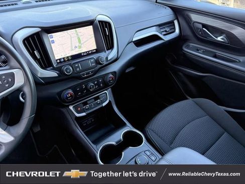 Used 2024 GMC Terrain SLE w/ Driver Convenience Package FWD image 18