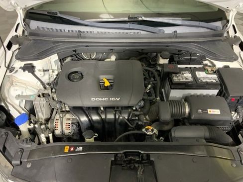 Used 2017 Hyundai Elantra Value Edition w/ Cargo Package image 39