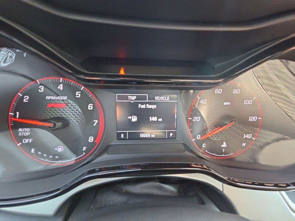 Used 2025 Chevrolet Trax RS w/ Sunroof Package FWD image 33