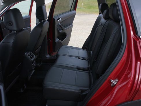 Used 2019 Volkswagen Tiguan SEL image 39