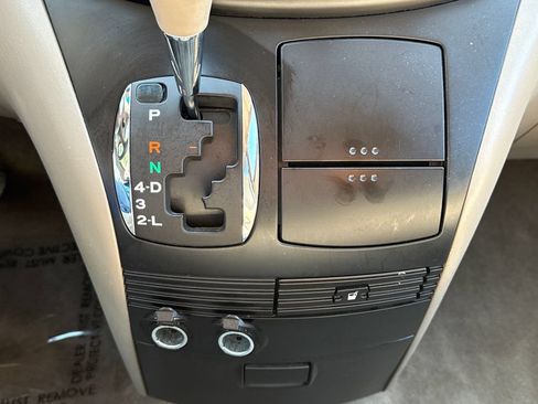 Used 2010 Toyota Sienna LE FWD image 24