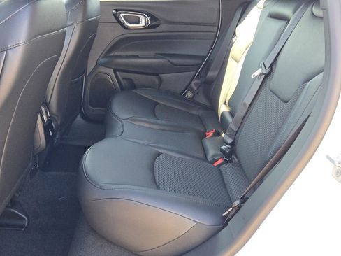 New 2026 Jeep Compass Latitude image 18