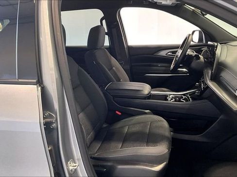 Used 2025 Chevrolet Traverse LT AWD/4WD image 31