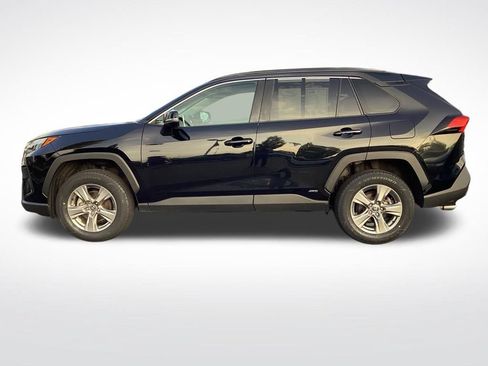 Used 2025 Toyota RAV4 XLE AWD/4WD image 6